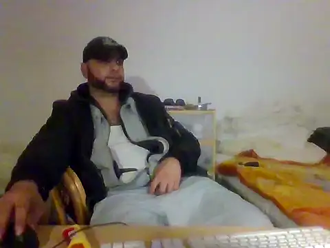 Snapshot of SmokedAlloy2 chatting on 11-16-25, 06:12 SmokedAlloy2 online show from 11-16-25, 06:12