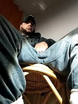 Snapshot of SmokedAlloy2 chatting on 01-08-26, 01:33 SmokedAlloy2 online show from 01-08-26, 01:33