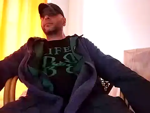 Snapshot of SmokedAlloy2 chatting on 02-01-26, 11:52 SmokedAlloy2 online show from 02-01-26, 11:52