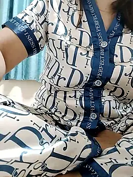 KateLyn08 online show from 01-11-26, 01:01