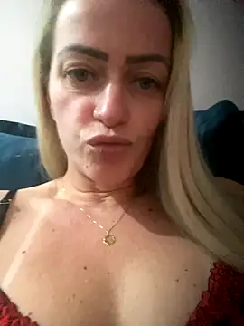 Snapshot of Alerquinasc chatting on 11-14-25, 12:03 Alerquinasc online show from 11-14-25, 12:03