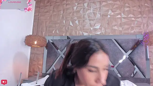 Selene  Lopez  online show from 05-23-26, 07:46