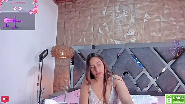 Selene  Lopez  online show from 04-22-26, 07:53