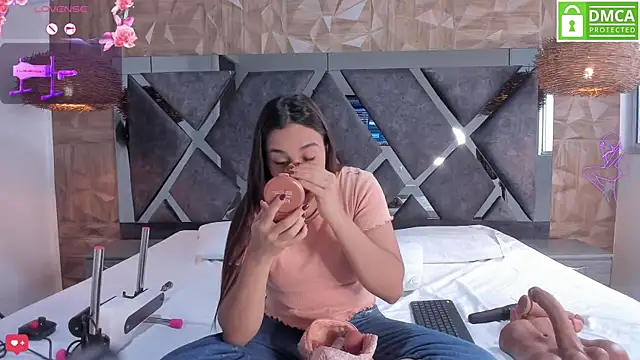Selene  Lopez  online show from 06-05-26, 07:30