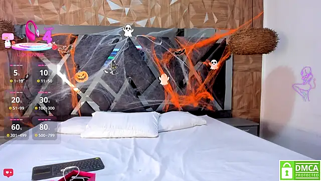 Selene  Lopez  online show from 10-31-25, 08:05