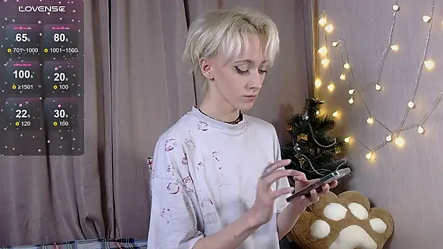 Snapshot of NextVibe_ chatting on 12-18-25, 05:17 NextVibe online show from 12-18-25, 05:17