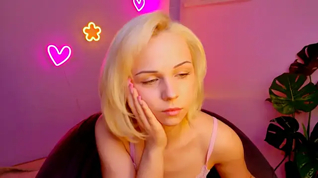 Charlotte Colinss online show from 04-11-26, 07:45