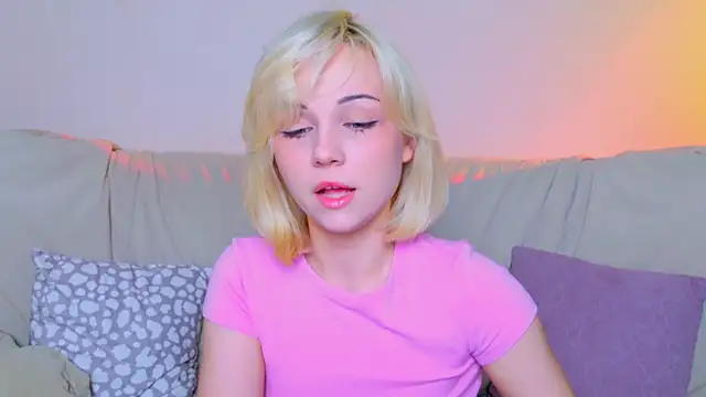 Charlotte Colinss online show from 05-09-26, 05:44
