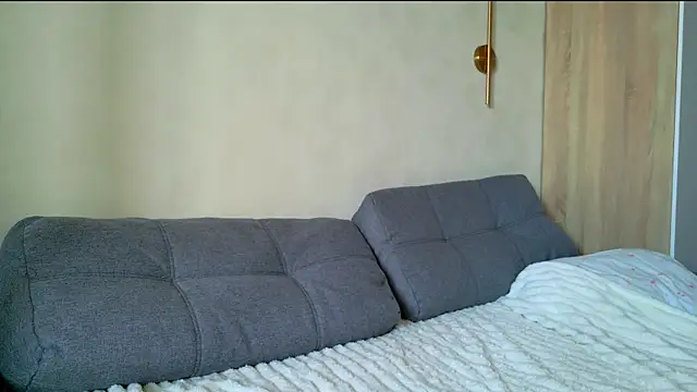 Charlotte Colinss online show from 07-17-26, 04:21
