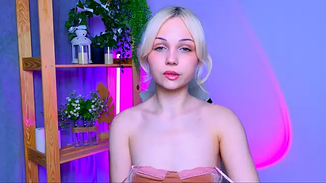 Charlotte Colinss online show from 03-20-26, 04:24