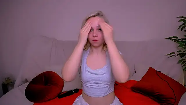 Charlotte Colinss online show from 12-03-25, 03:07