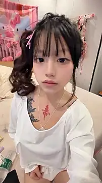 Snapshot of momo-2580 chatting on 10-25-25, 12:28 momo-2580 online show from 10-25-25, 12:28