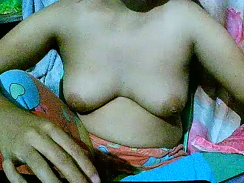 Snapshot of hotmom_pinay chatting on 10-06-25, 06:52 hotmom pinay online show from 10-06-25, 06:52