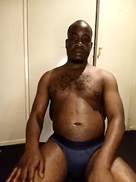 Snapshot of WaiterZim chatting on 10-27-25, 08:21 WaiterZim online show from 10-27-25, 08:21