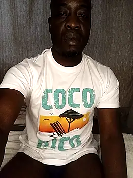 Snapshot of WaiterZim chatting on 10-22-25, 09:24 WaiterZim online show from 10-22-25, 09:24