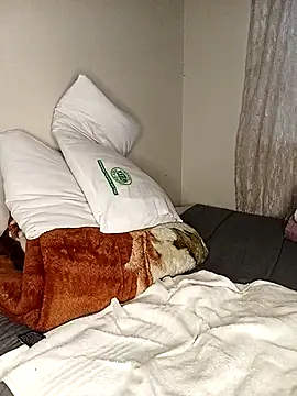 Snapshot of WaiterZim chatting on 01-05-26, 05:27 WaiterZim online show from 01-05-26, 05:27