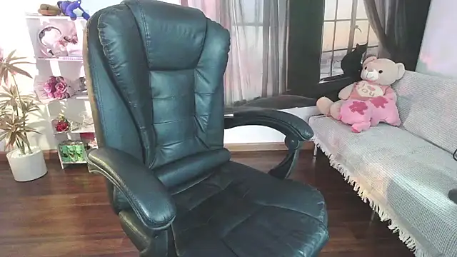 Suzie Wet Cave online show from 11-02-25, 06:57