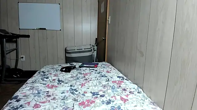 NaturalBeautyQueen online show from 10-25-25, 09:52