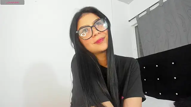 Snapshot of NicoleFletcher chatting on 10-20-25, 07:09 NicoleFletcher online show from 10-20-25, 07:09