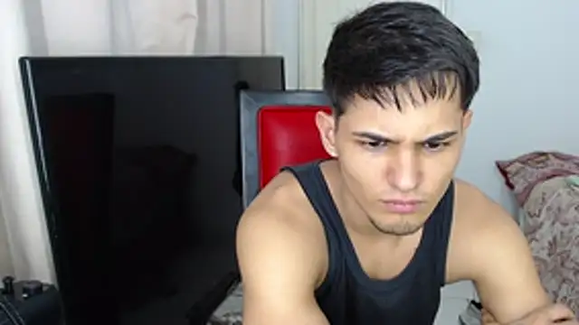 Alex mojica online show from 11-06-25, 05:11