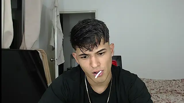 Alex mojica online show from 09-11-25, 05:07