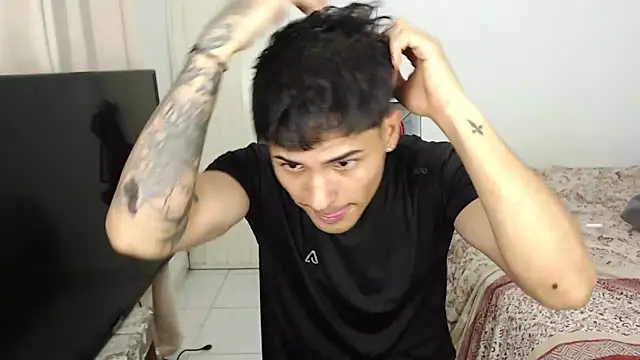 Alex mojica online show from 10-22-25, 06:02