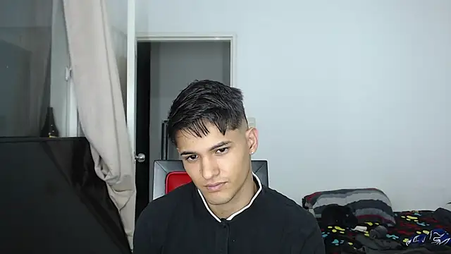 Alex mojica online show from 09-28-25, 05:14