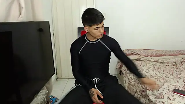 Alex mojica online show from 10-30-25, 05:06