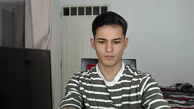 Alex mojica online show from 11-21-25, 03:11