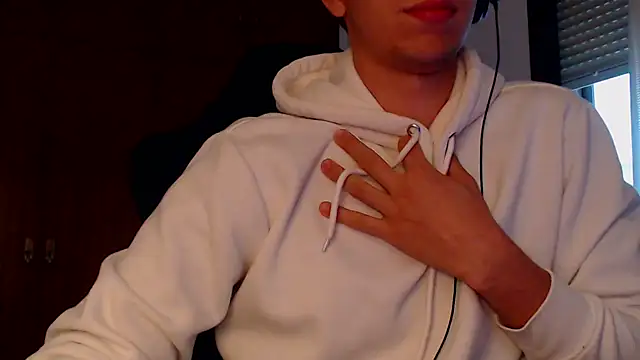 Snapshot of JoeisHere__ chatting on 10-30-25, 05:10 JoeisHere online show from 10-30-25, 05:10