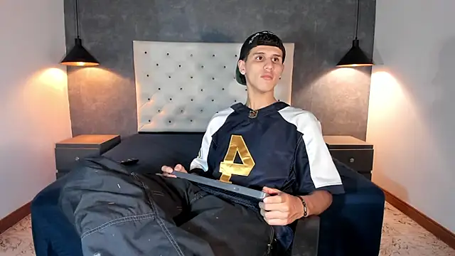  realwav online show from 12-18-25, 06:29