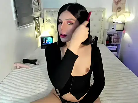Snapshot of naughtyandreaxx chatting on 07-16-26, 08:00 naughtyandreaxx online show from 07-16-26, 08:00