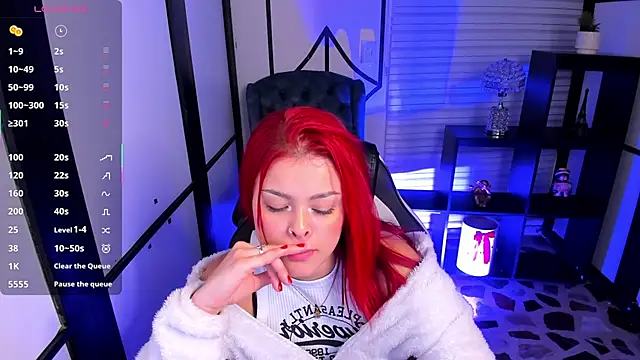 NahomiRichards  online show from 11-28-25, 08:58