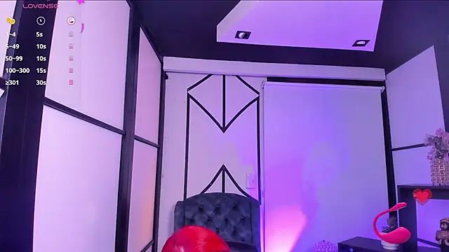 NahomiRichards  online show from 12-23-25, 06:02