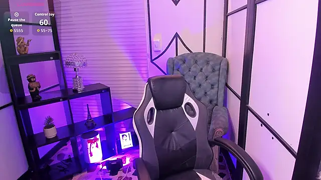 NahomiRichards  online show from 11-11-25, 04:29