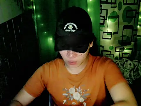 Snapshot of urdreamgirljacky chatting on 12-15-25, 01:39 urdreamgirljacky online show from 12-15-25, 01:39