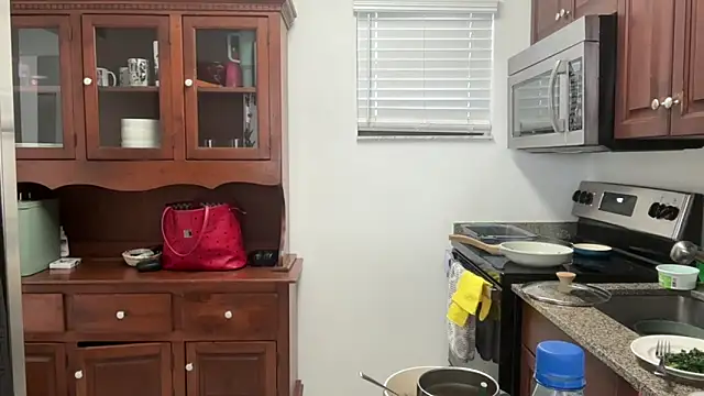 prettyykitty22 online show from 11-15-25, 05:28