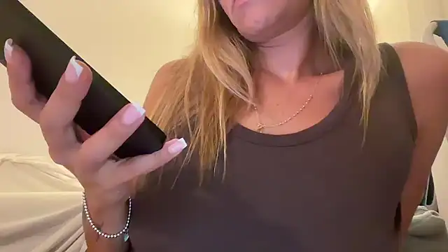 prettyykitty22 online show from 07-22-26, 03:08