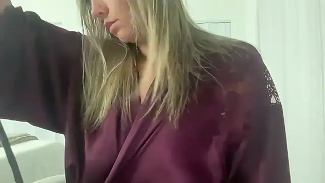 prettyykitty22 online show from 03-10-26, 01:09