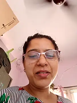 thanusi 2 online show from 10-17-25, 05:44