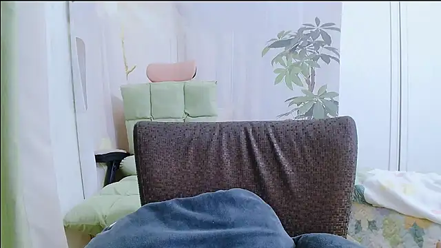 Snapshot of Winnie-01 chatting on 05-15-26, 02:59 Winnie-01 online show from 05-15-26, 02:59