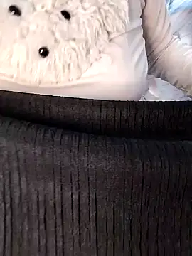 linhlinh xx87 online show from 10-24-25, 12:37