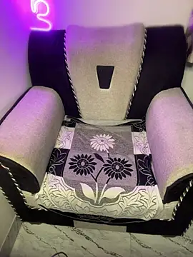 Delisha143 online show from 04-22-26, 05:14