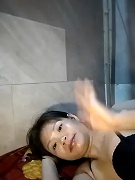 Snapshot of LinhNa999 chatting on 09-25-25, 07:03 LinhNa999 online show from 09-25-25, 07:03