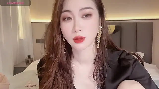 wuyueaini online show from 11-28-25, 05:18