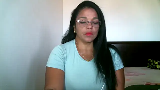 Snapshot of afrodhita_hot chatting on 10-17-25, 03:14 afrodhita hot online show from 10-17-25, 03:14