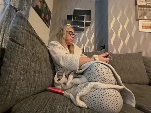 Snapshot of Anastasia-BlondeXX chatting on 02-13-26, 09:31 Anastasia-BlondeXX online show from 02-13-26, 09:31