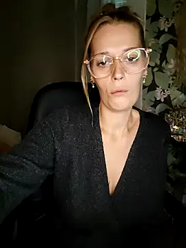 Snapshot of Mila_Luciphya chatting on 09-29-25, 08:32 Mila Luciphya online show from 09-29-25, 08:32