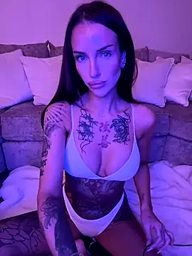 Snapshot of Nikki__Foxx chatting on 10-06-25, 08:53 Nikki  Foxx online show from 10-06-25, 08:53