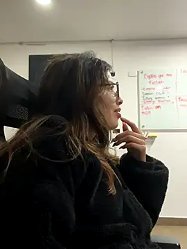 Snapshot of Isabela_Colins chatting on 09-16-25, 11:33 Isabela Colins online show from 09-16-25, 11:33